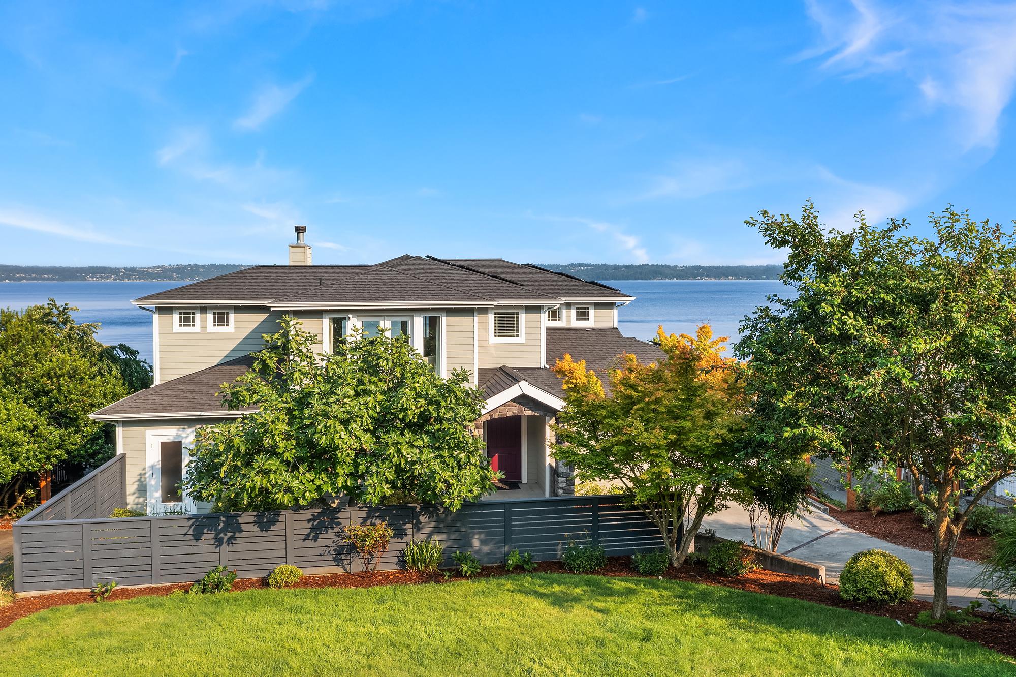 Gold Beach Dr Sw, Vashon, WA 98070