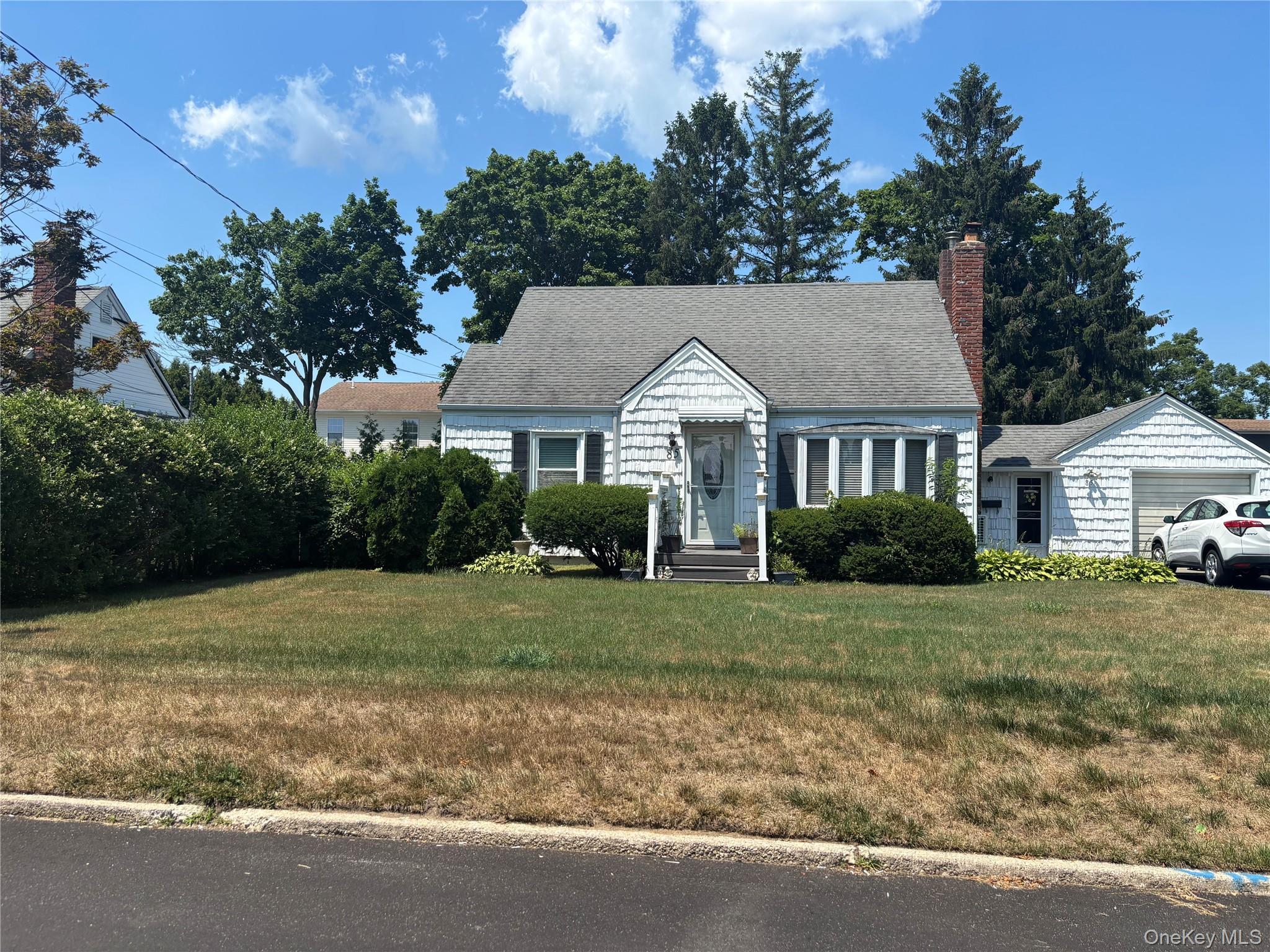 Harris St, Patchogue, NY 11772