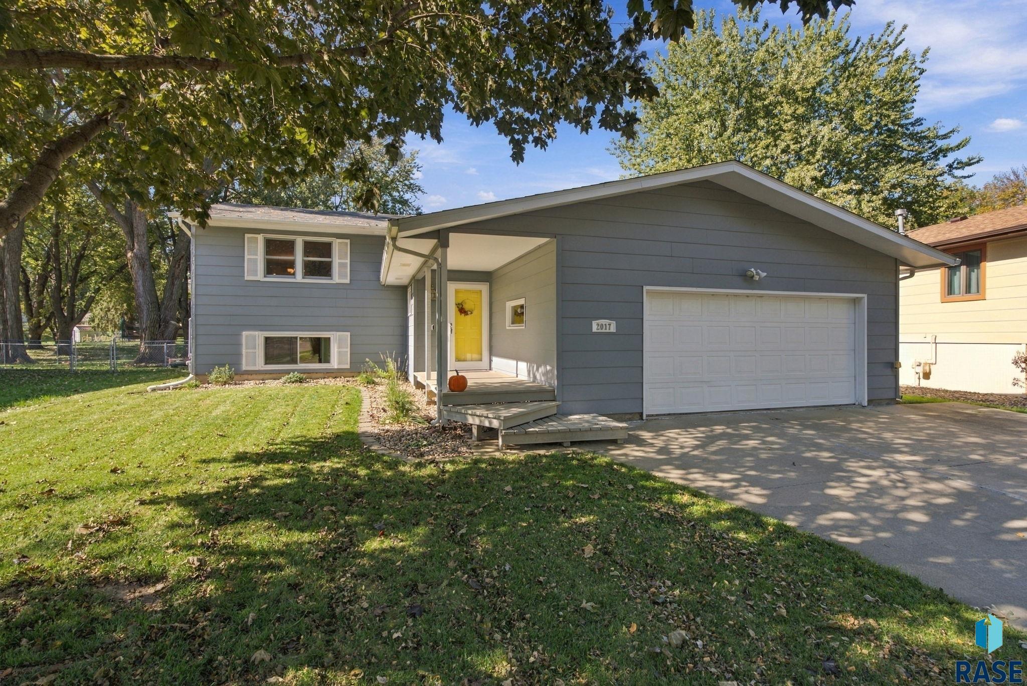 S Fox Trl, Sioux Falls, SD 57103