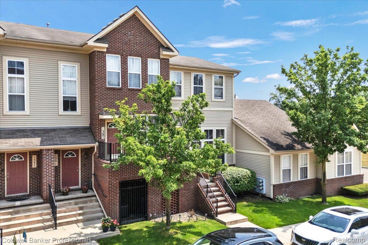 Parkcrest Dr, Waterford, MI 48327