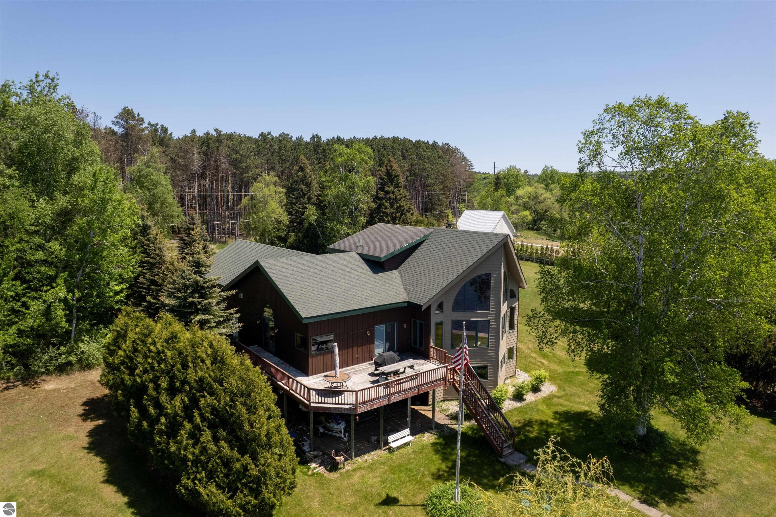 N Twin Pines Dr, Lake Leelanau, MI 49653