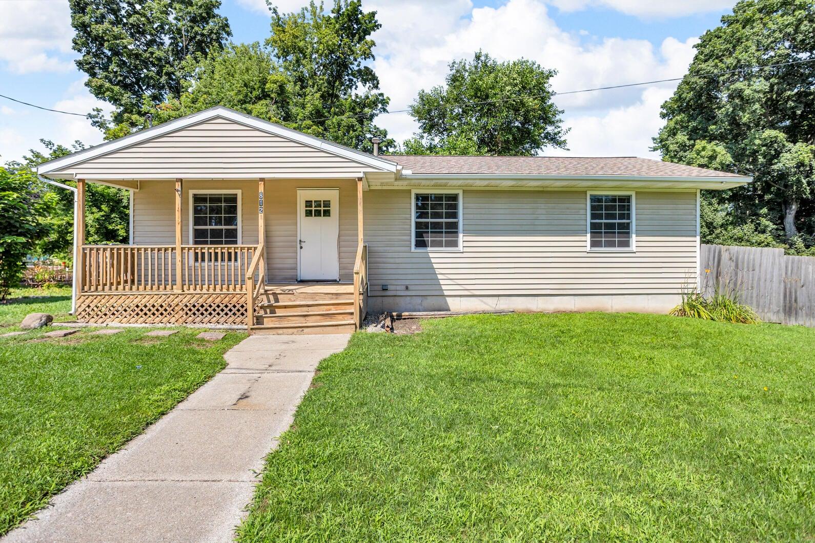 S Martin Luther King Jr Dr, Jackson, MI 49203