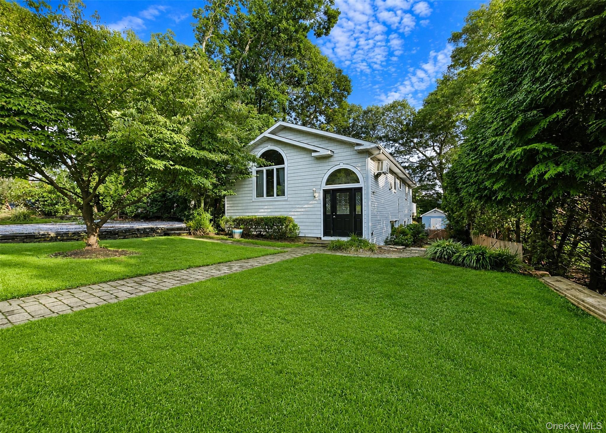 Newton Blvd, Ronkonkoma, NY 11779