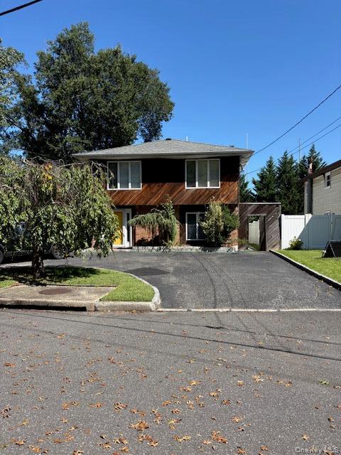 Milland Dr, Northport, NY 11768