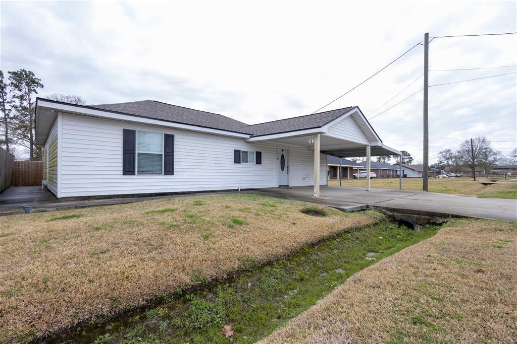 N Lightner Ave, Iowa, LA 70647