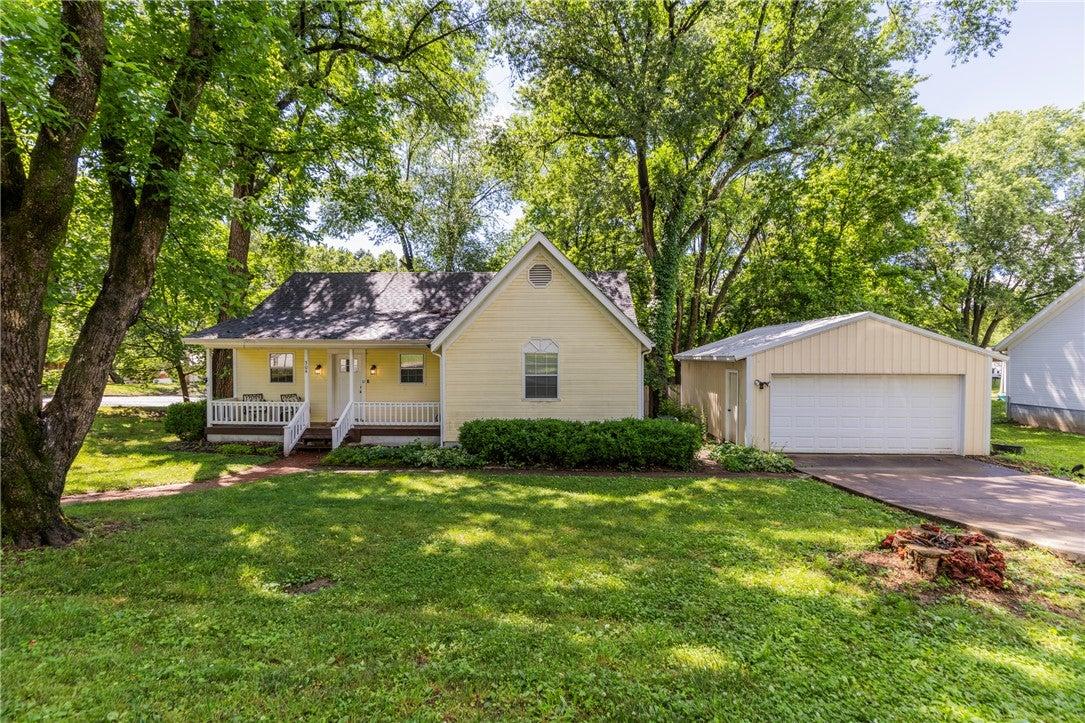 Phillips St, Berryville, AR 72616