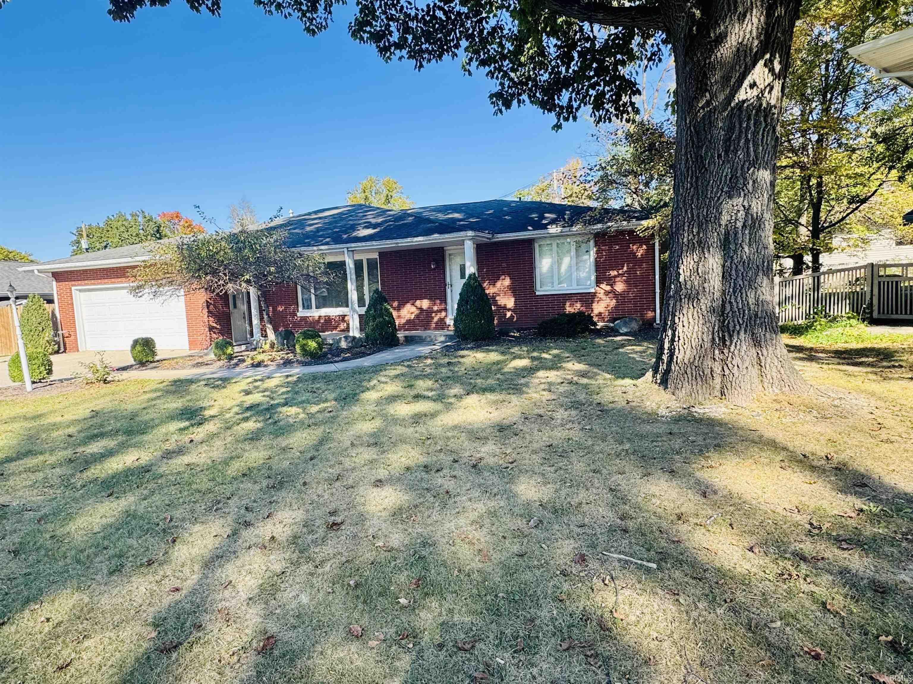 N Briar Rd, Muncie, IN 47304