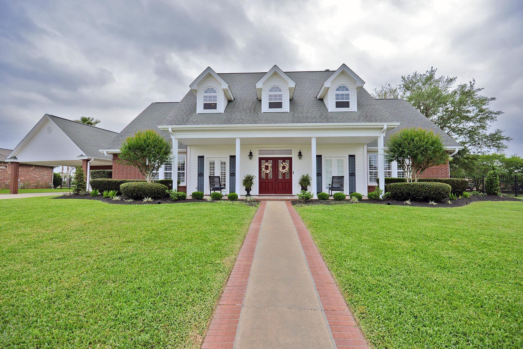 Waterwood Dr, Orange, TX 77630