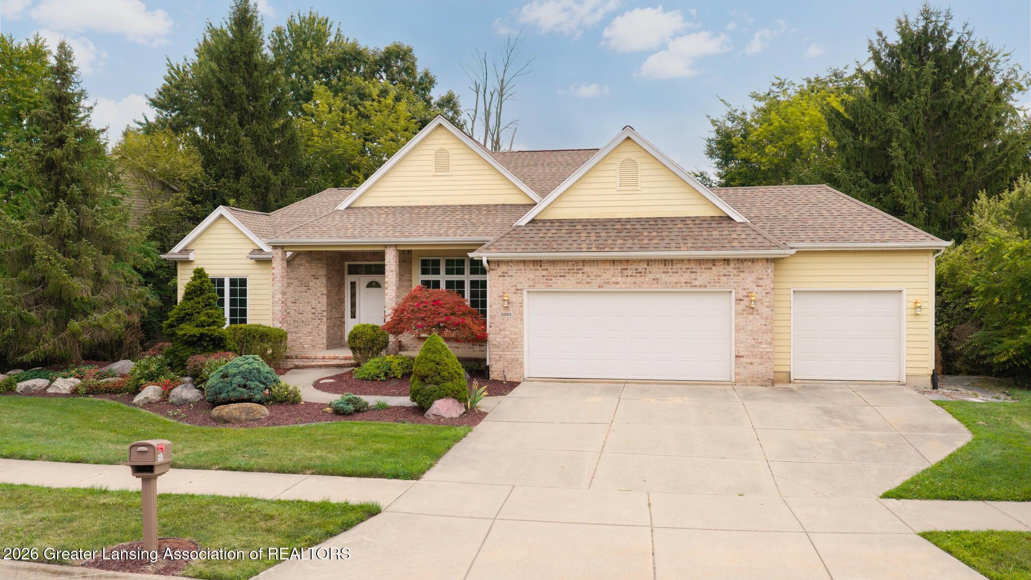 Wild Iris Ln, Haslett, MI 48840