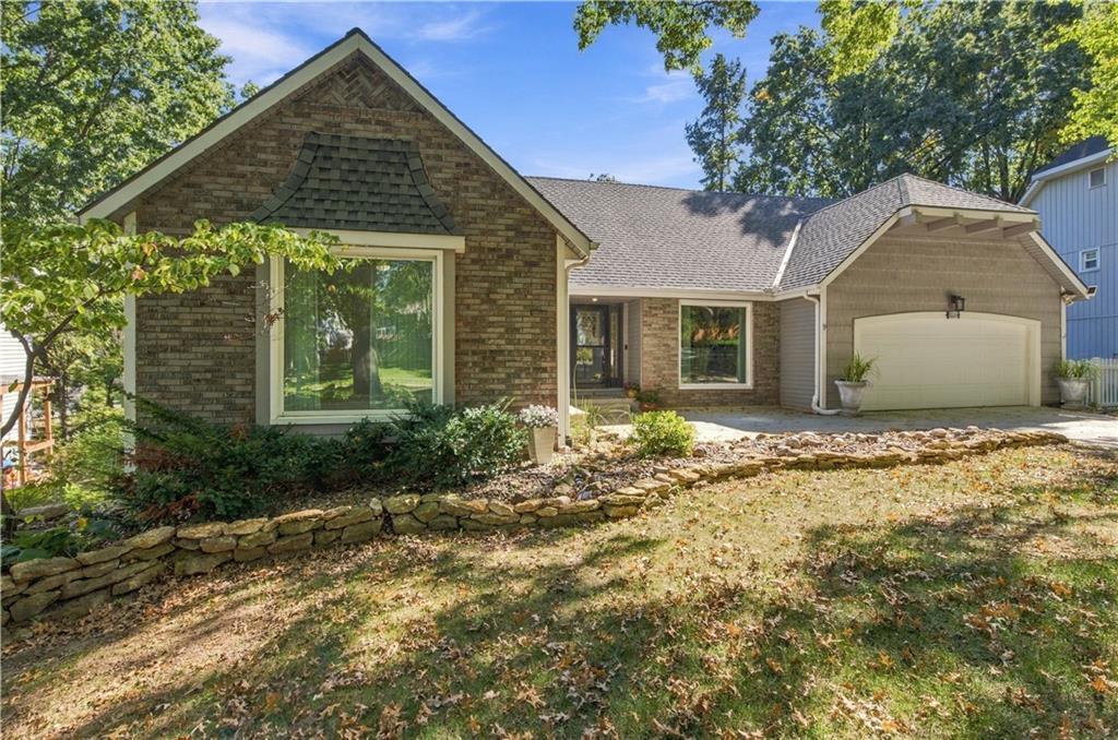 W 76th St, Shawnee, KS 66216