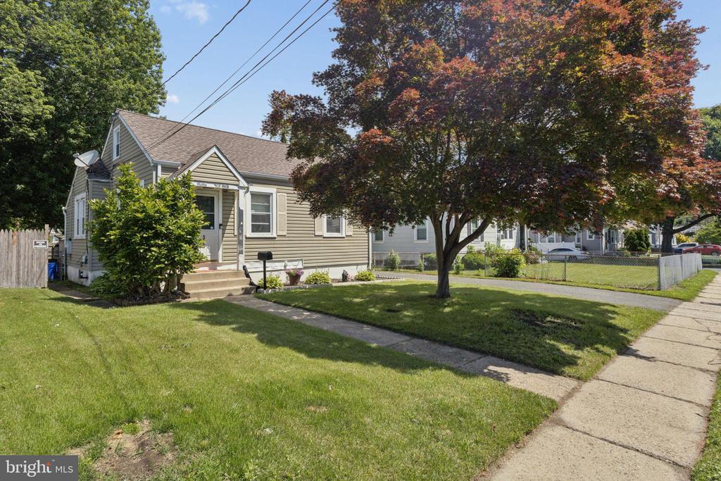 E Browning Rd, Bellmawr, NJ 08031