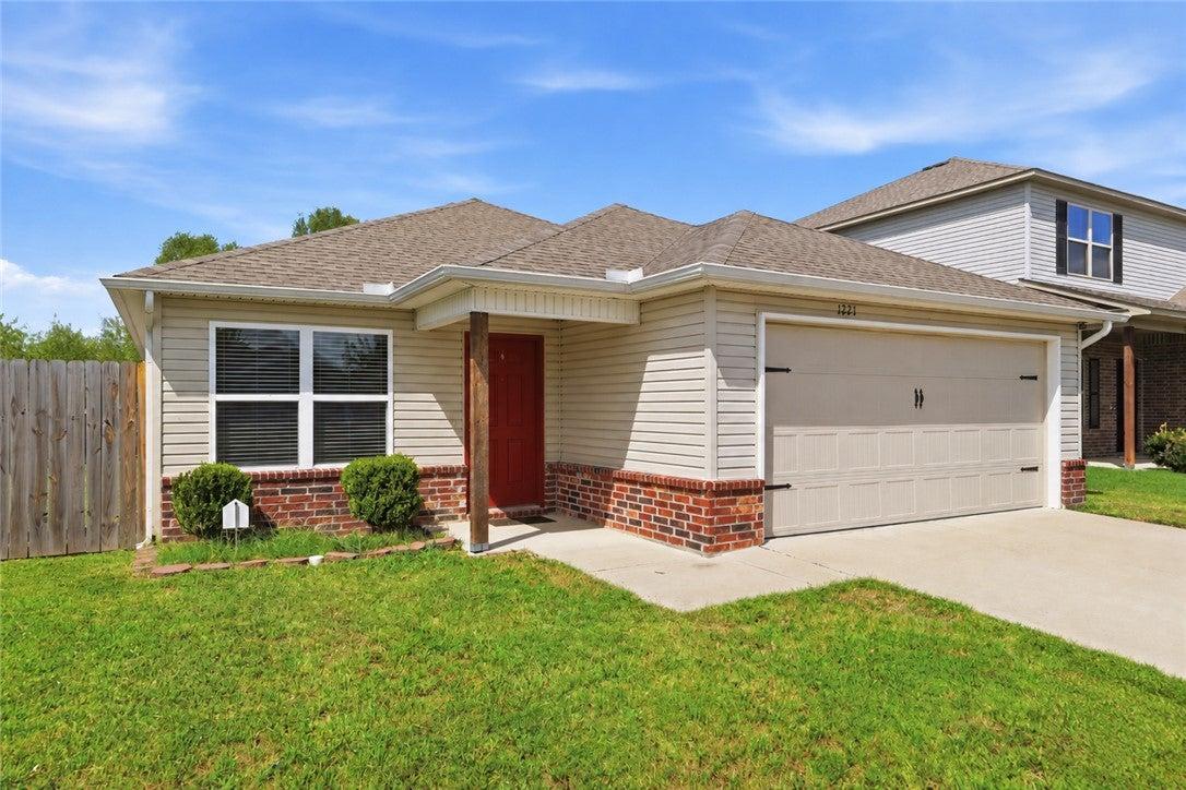 S Ivory Bill Ln, Fayetteville, AR 72701