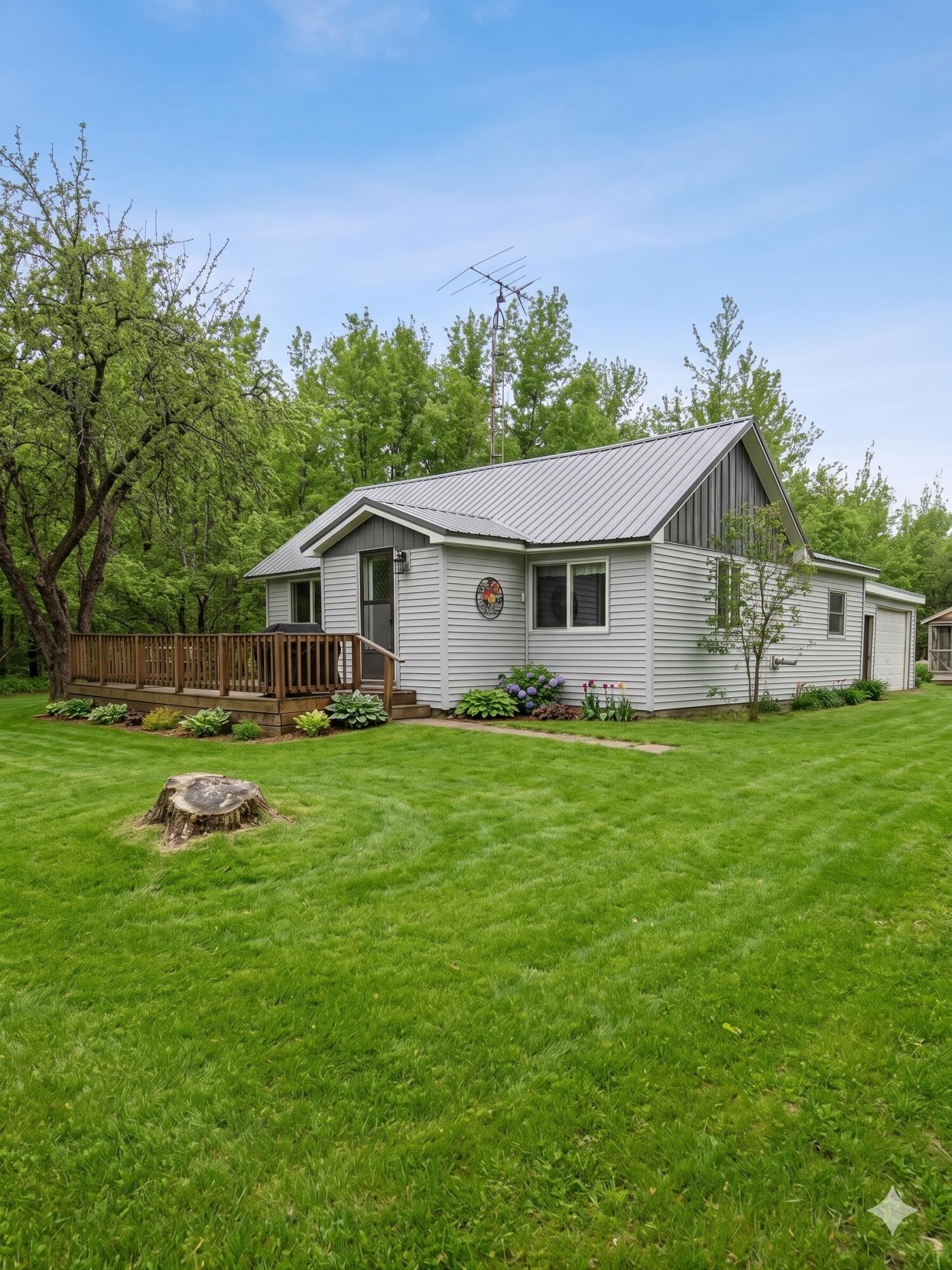 S Raber Rd, Goetzville, MI 49736