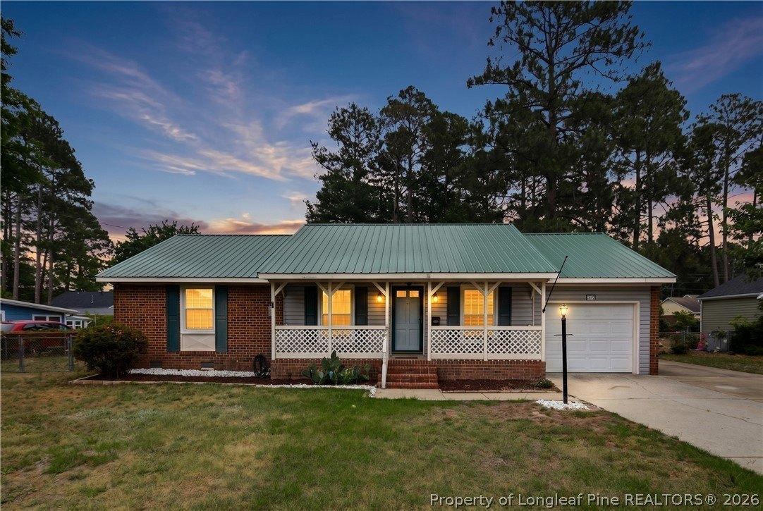 Farmview Dr, Fayetteville, NC 28311