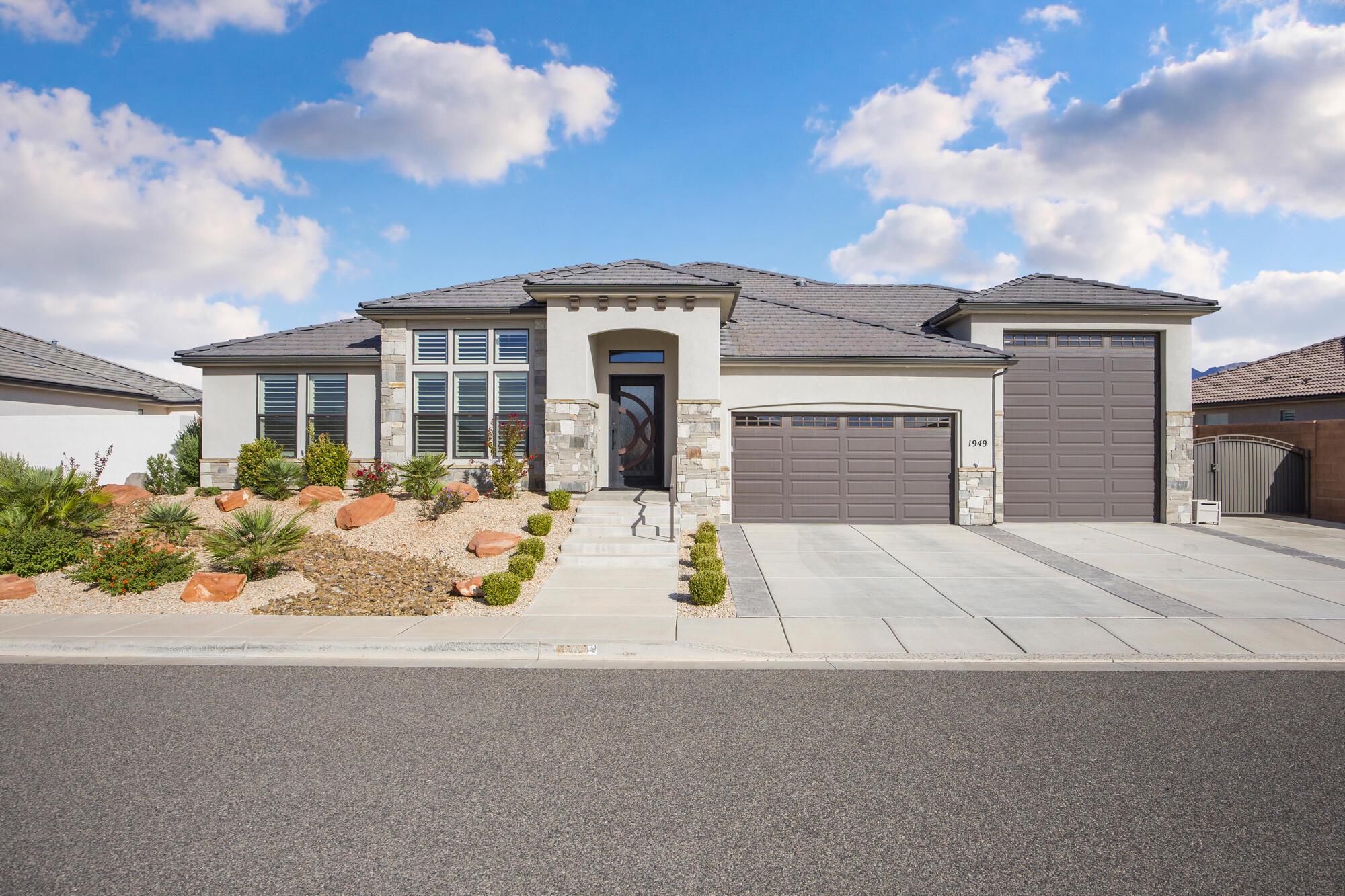 N Mountain View Dr, Washington, UT 84780