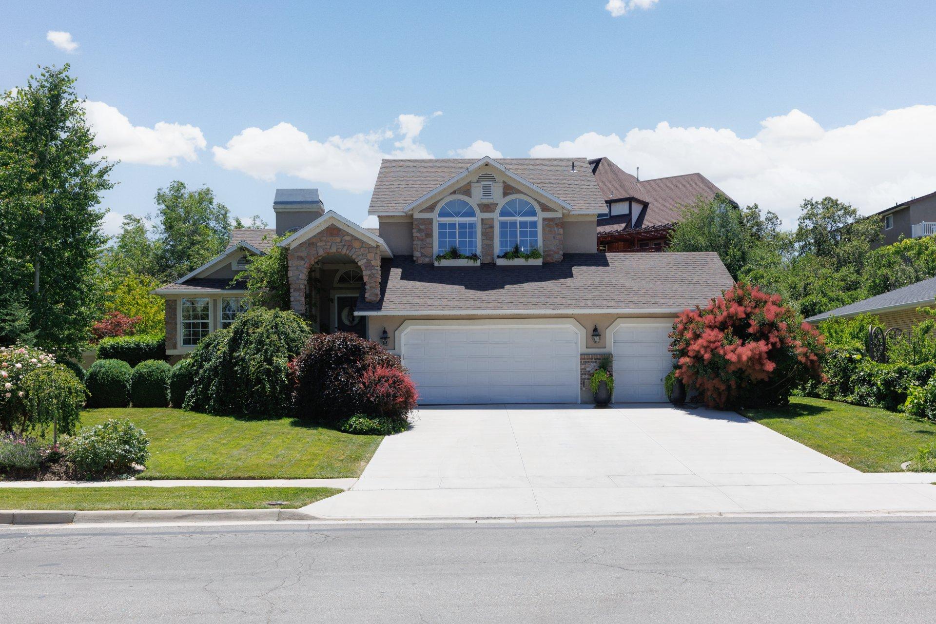 E Johnstone Dr, Sandy, UT 84093