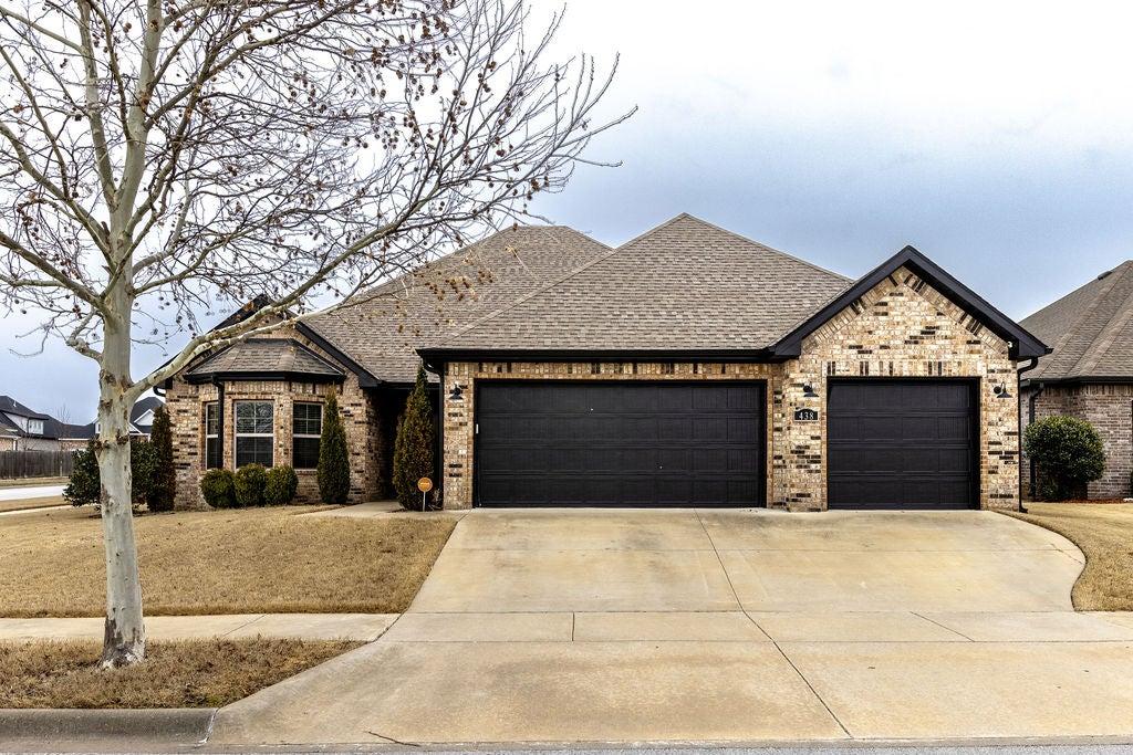 N Reeds Bridge Dr, Fayetteville, AR 72704