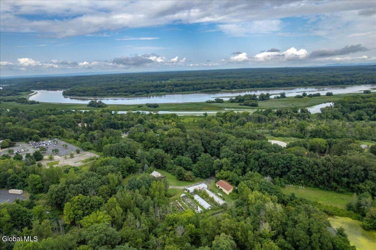 River Rd, Schenectady, NY 12309