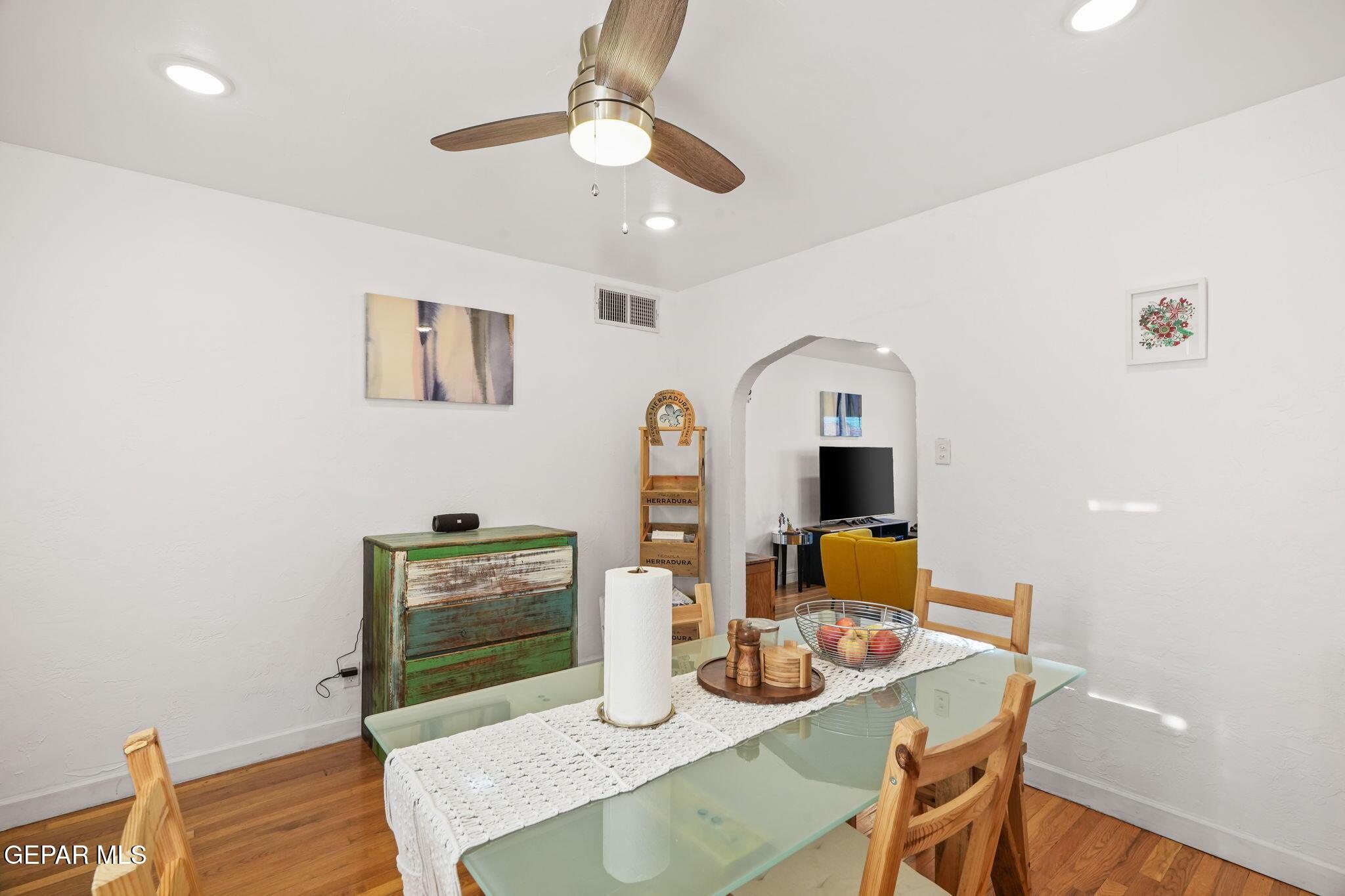 N Stanton St, El Paso, TX 79902