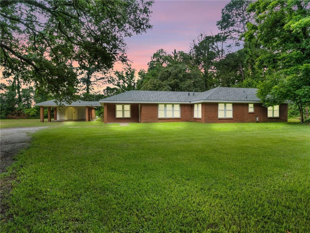 3rd St, Alexandria, LA 71302