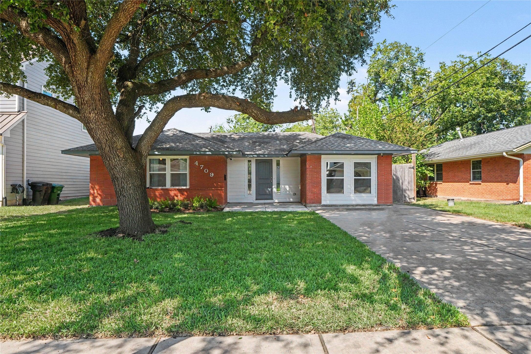 Sanborn Dr, Houston, TX 77092