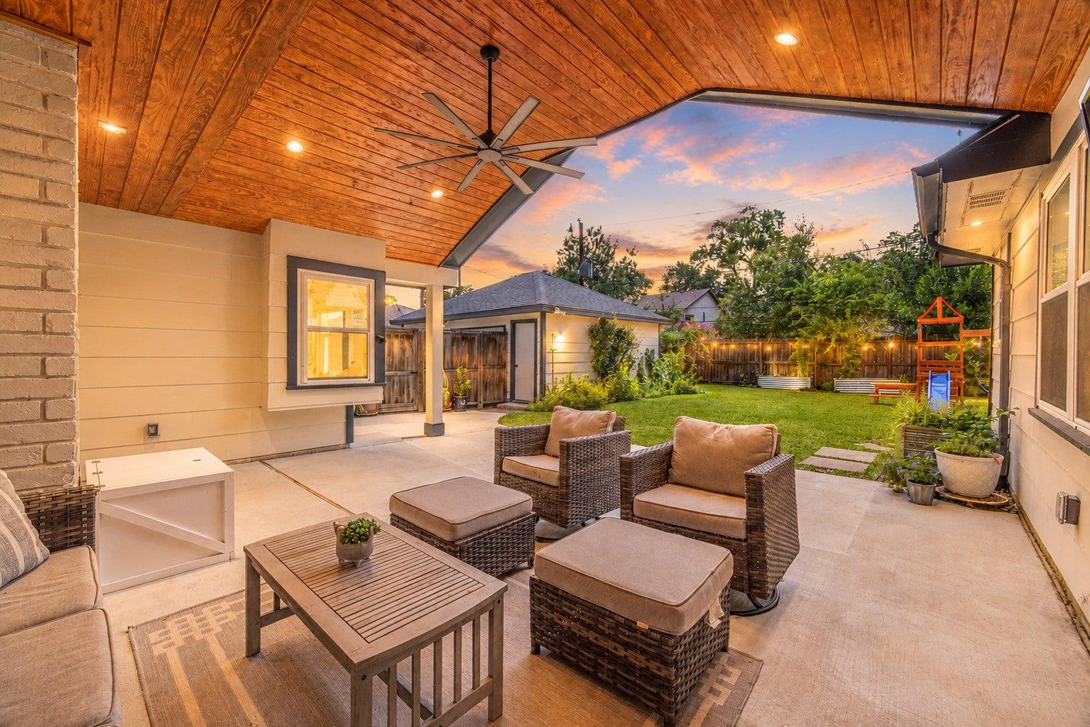 Shadowdale Dr, Houston, TX 77043
