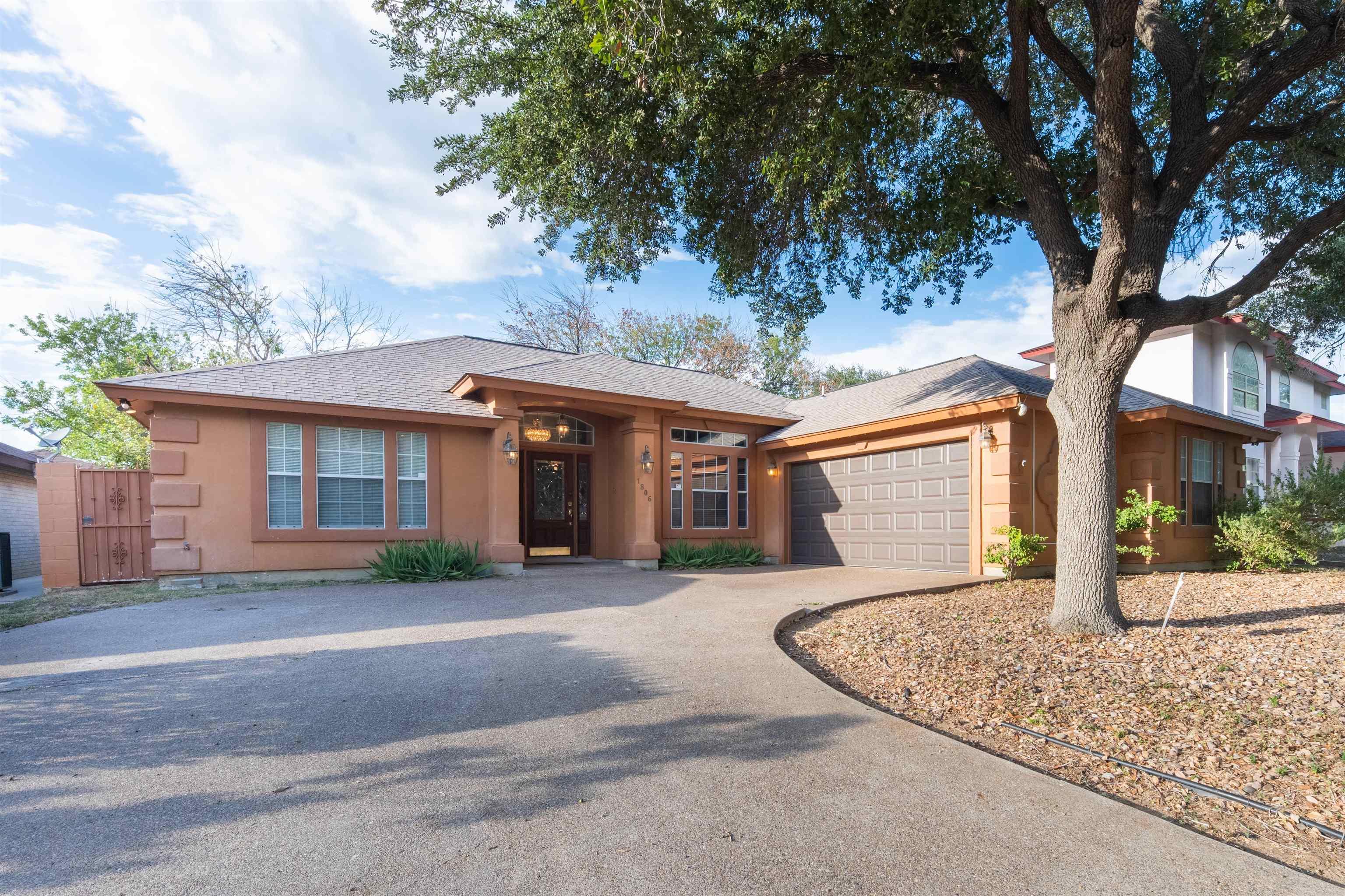 Woodland Dr, Laredo, TX 78045