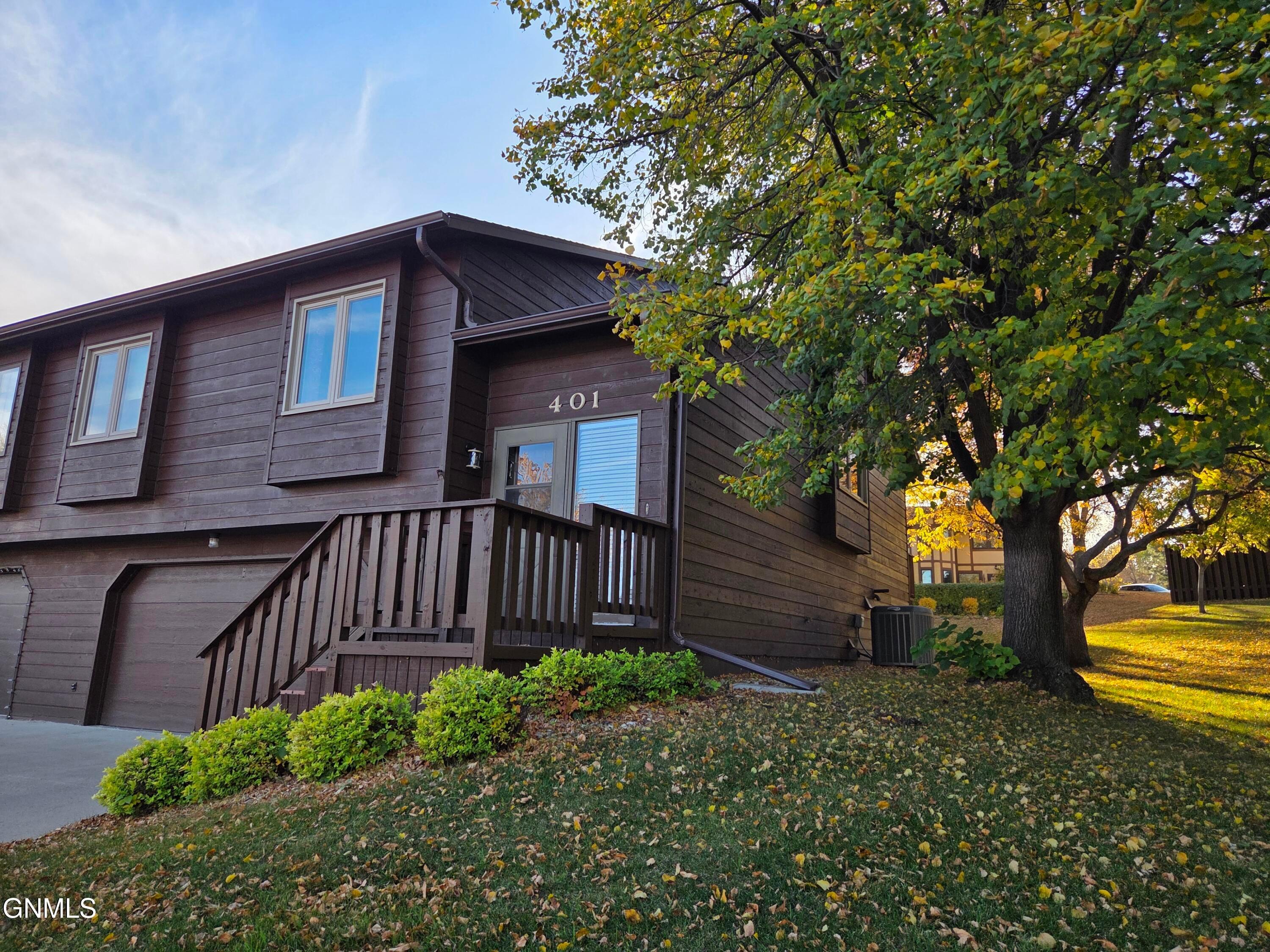 E Brandon Dr, Bismarck, ND 58503