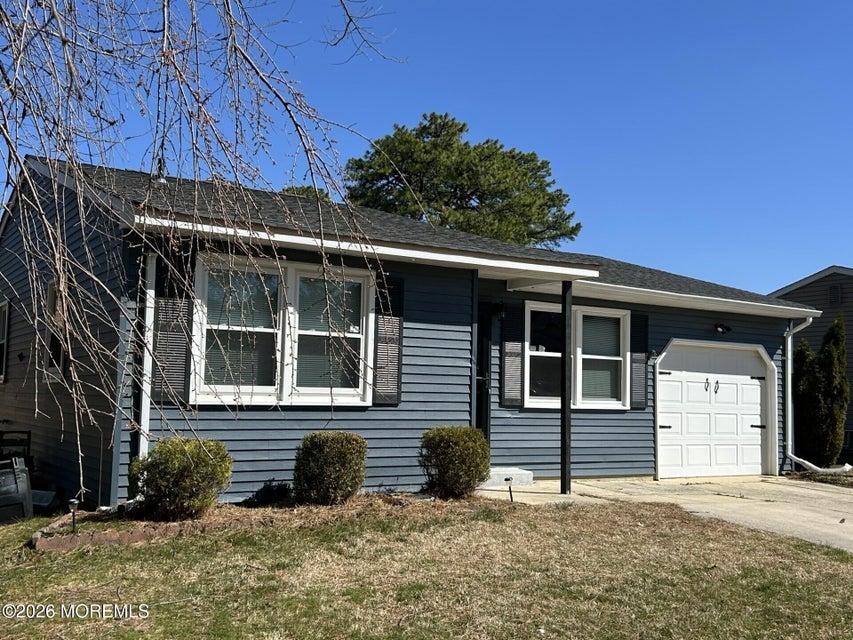 Attleboro Ln, Whiting, NJ 08759