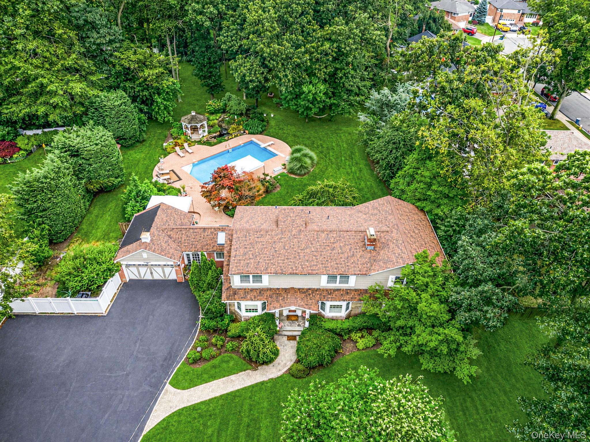 Richmond Rd, East Meadow, NY 11554
