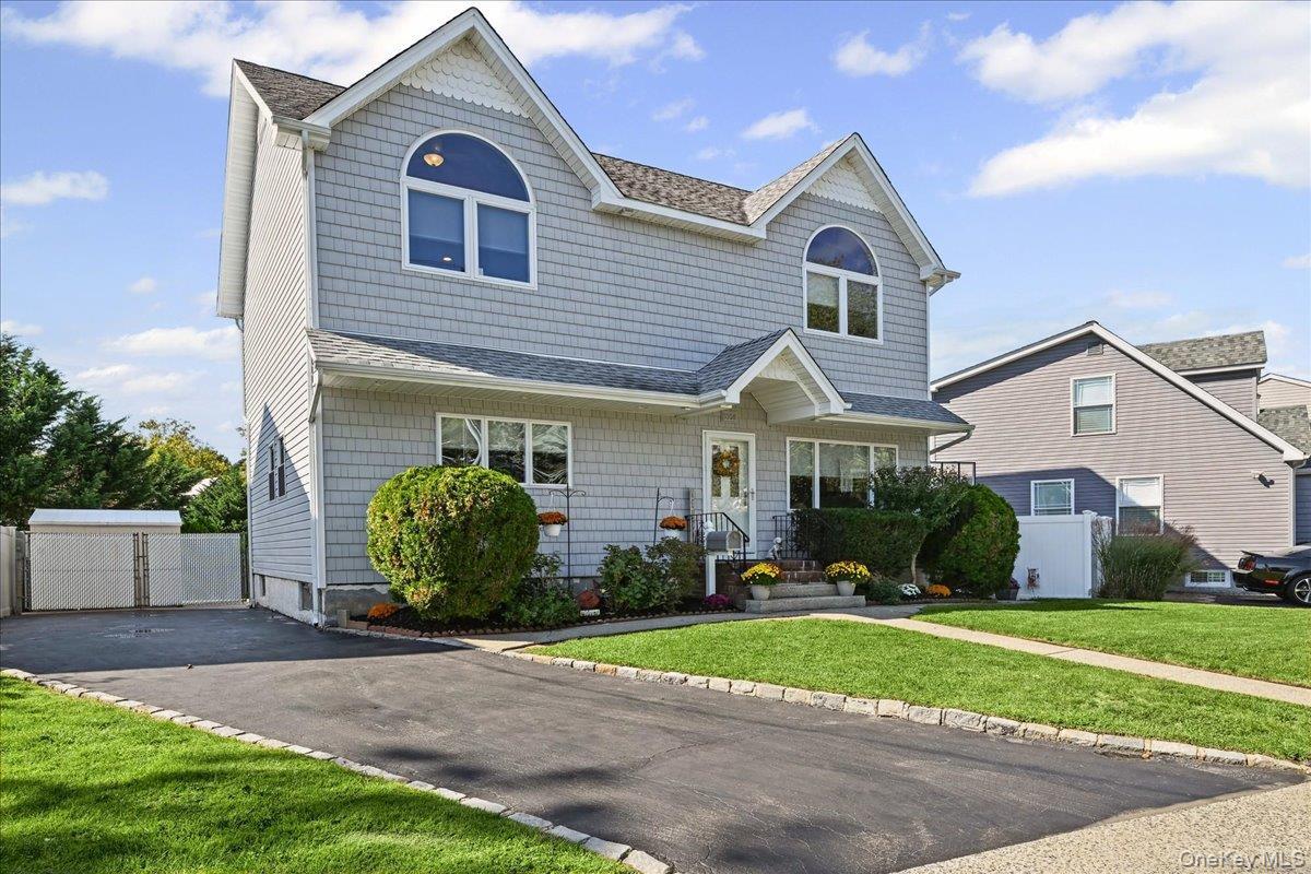 Harold St, Oceanside, NY 11572