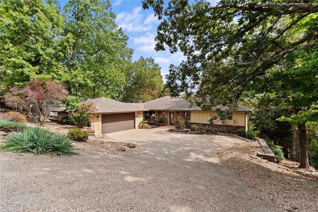 Blenheim Ln, Bella Vista, AR 72715