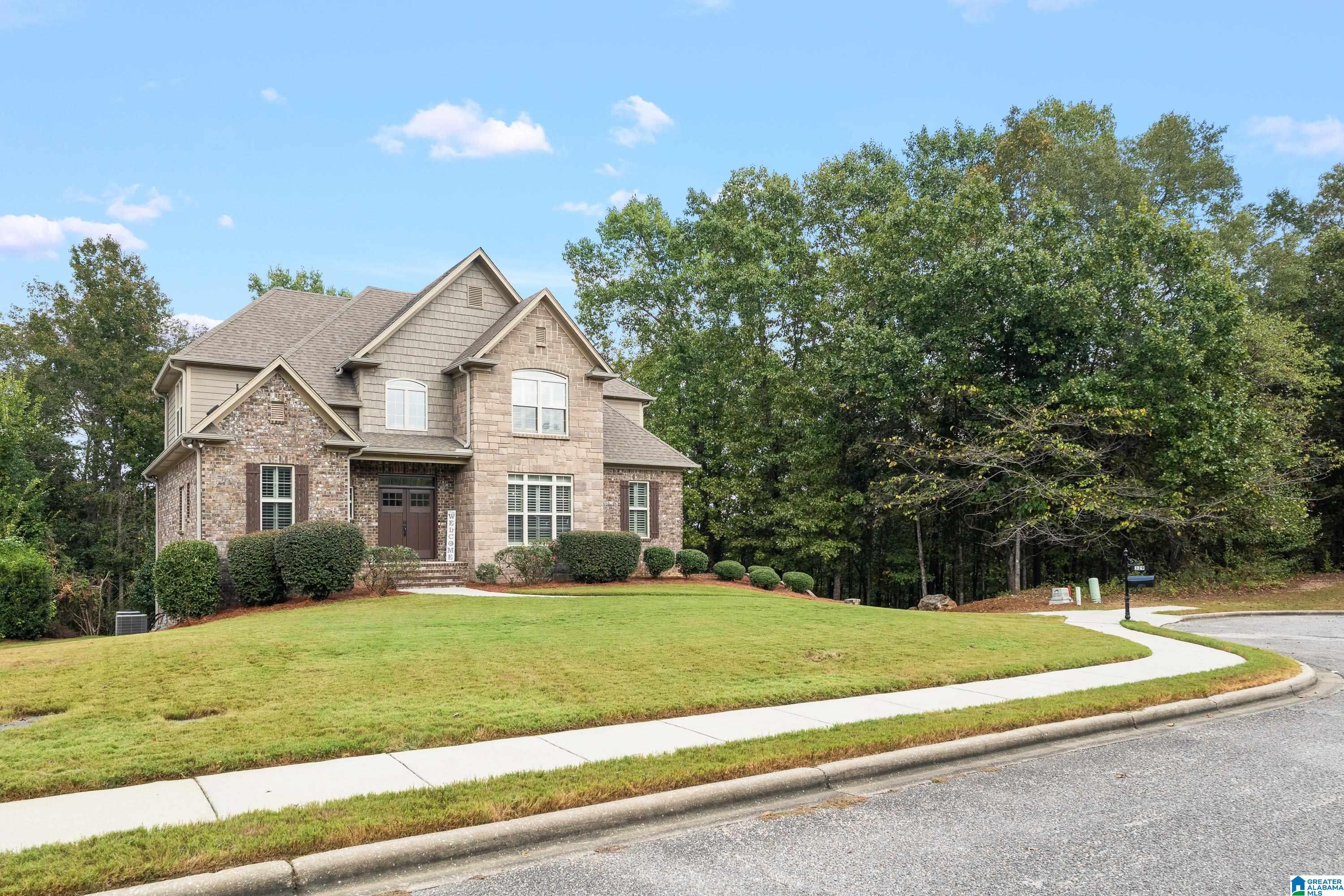 Sterling Manor Cir, Alabaster, AL 35007