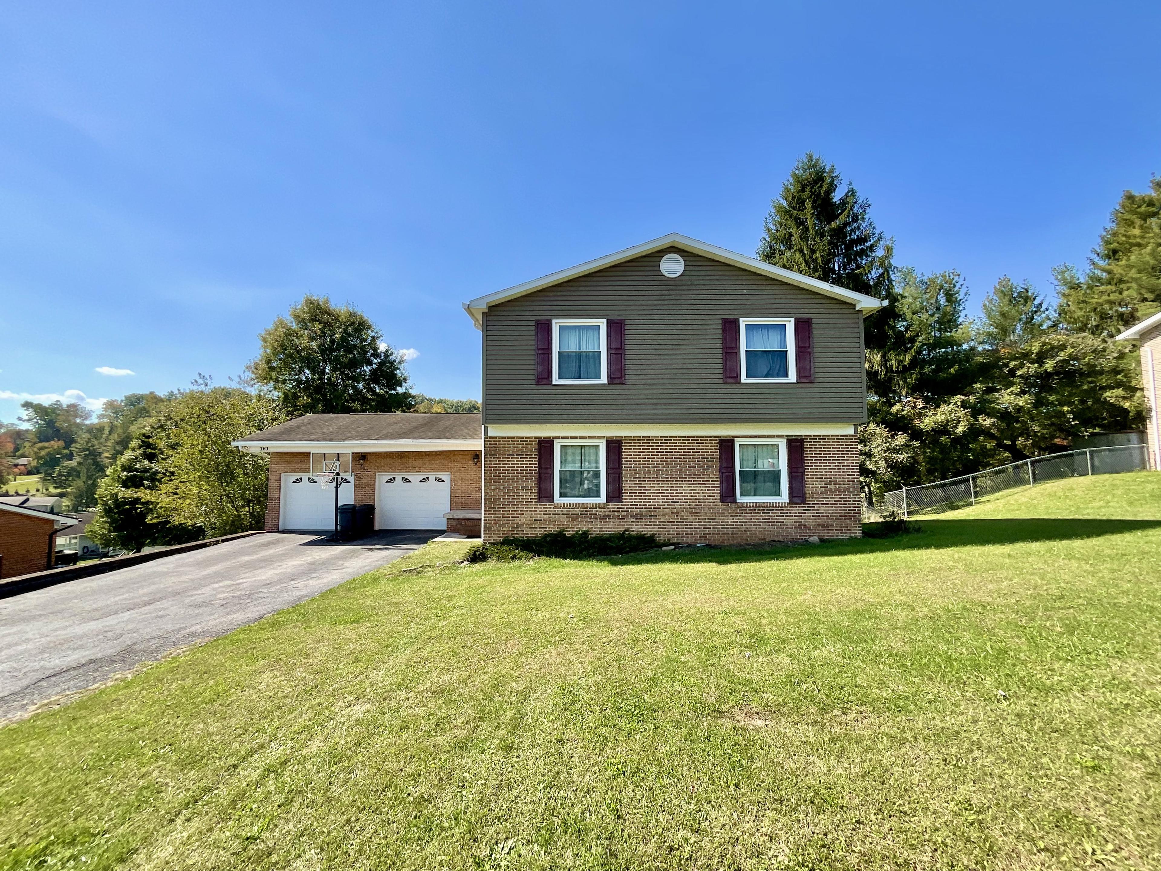 Cardinal Ave, Princeton, WV 24740