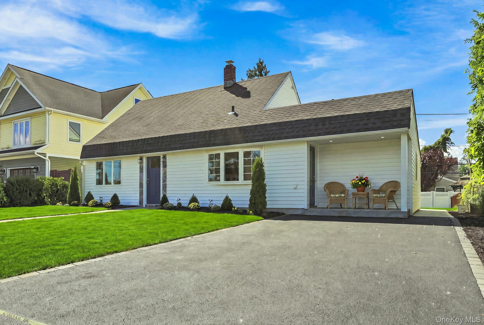 Birch Ln, Levittown, NY 11756