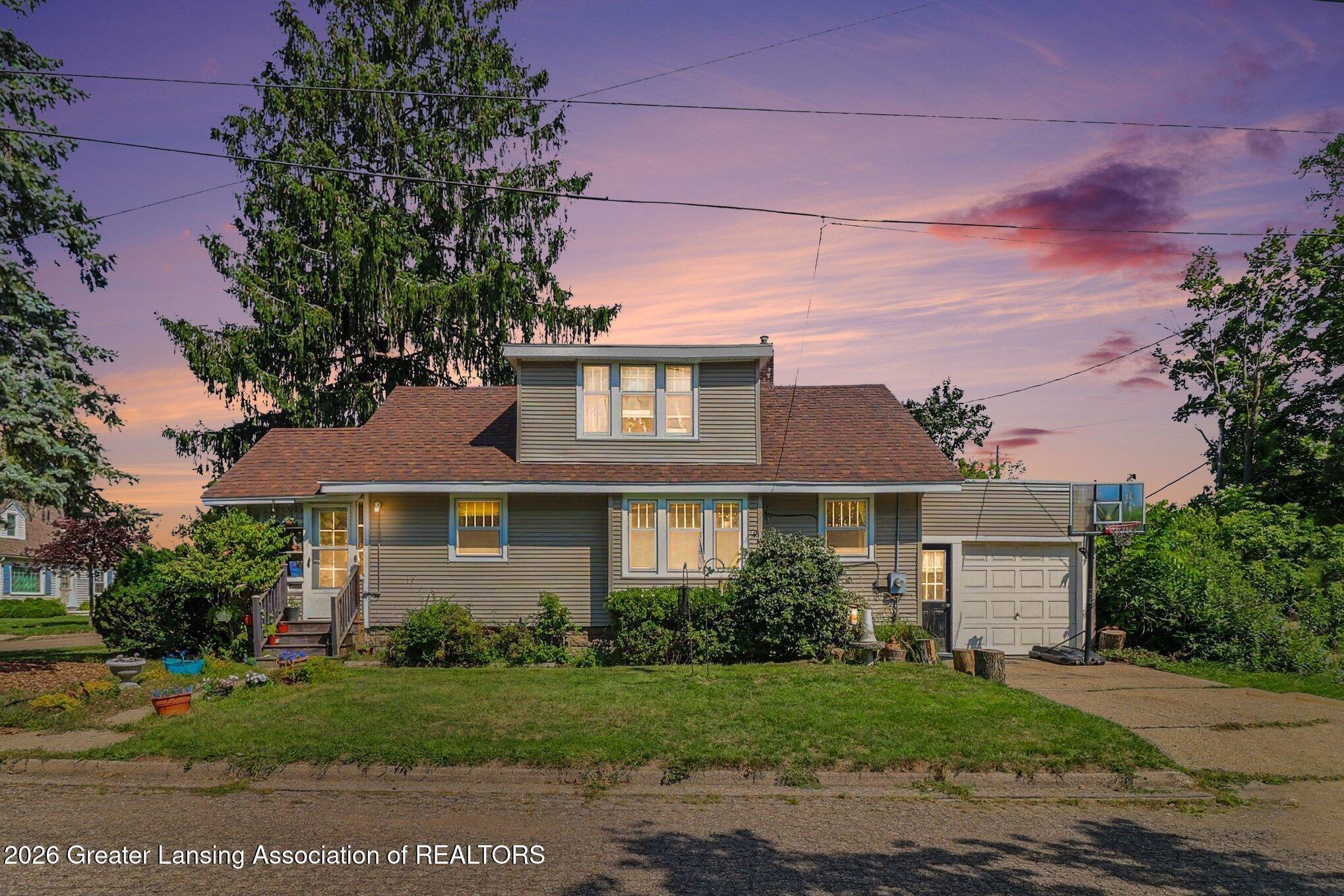Harding Ave, Lansing, MI 48910