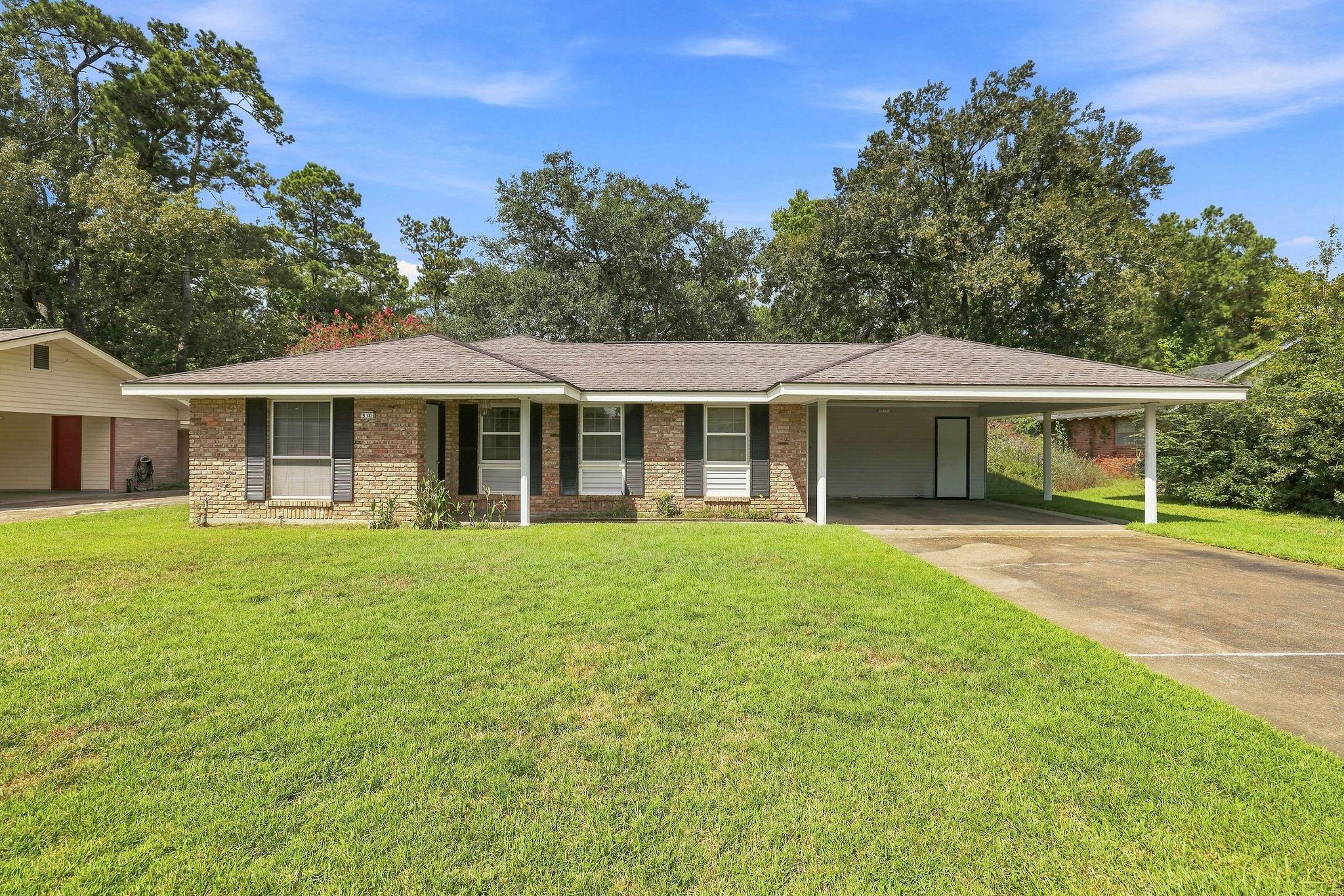 Susan Dr, Hammond, LA 70403
