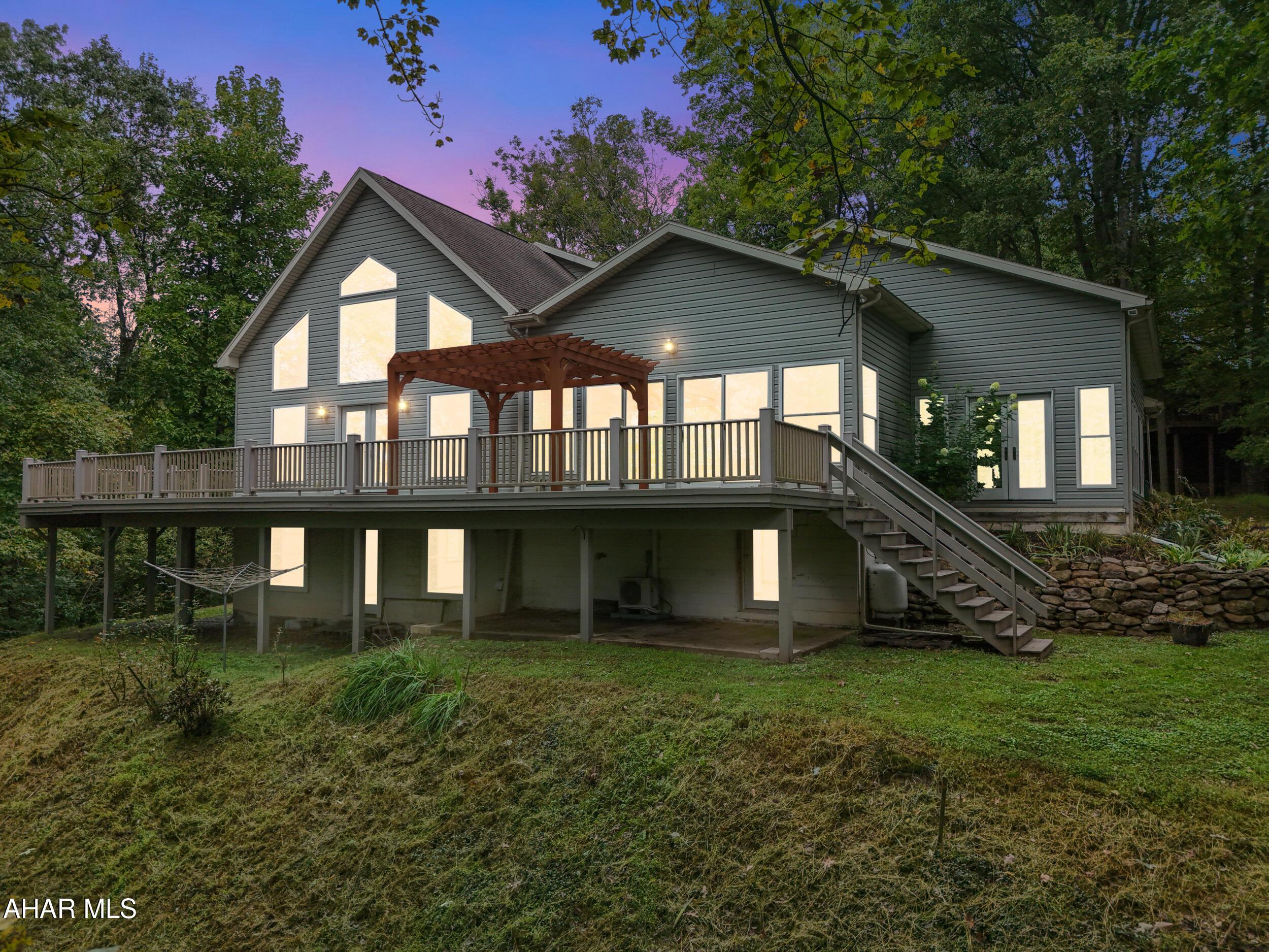 Dale Rd, Mount Union, PA 17066