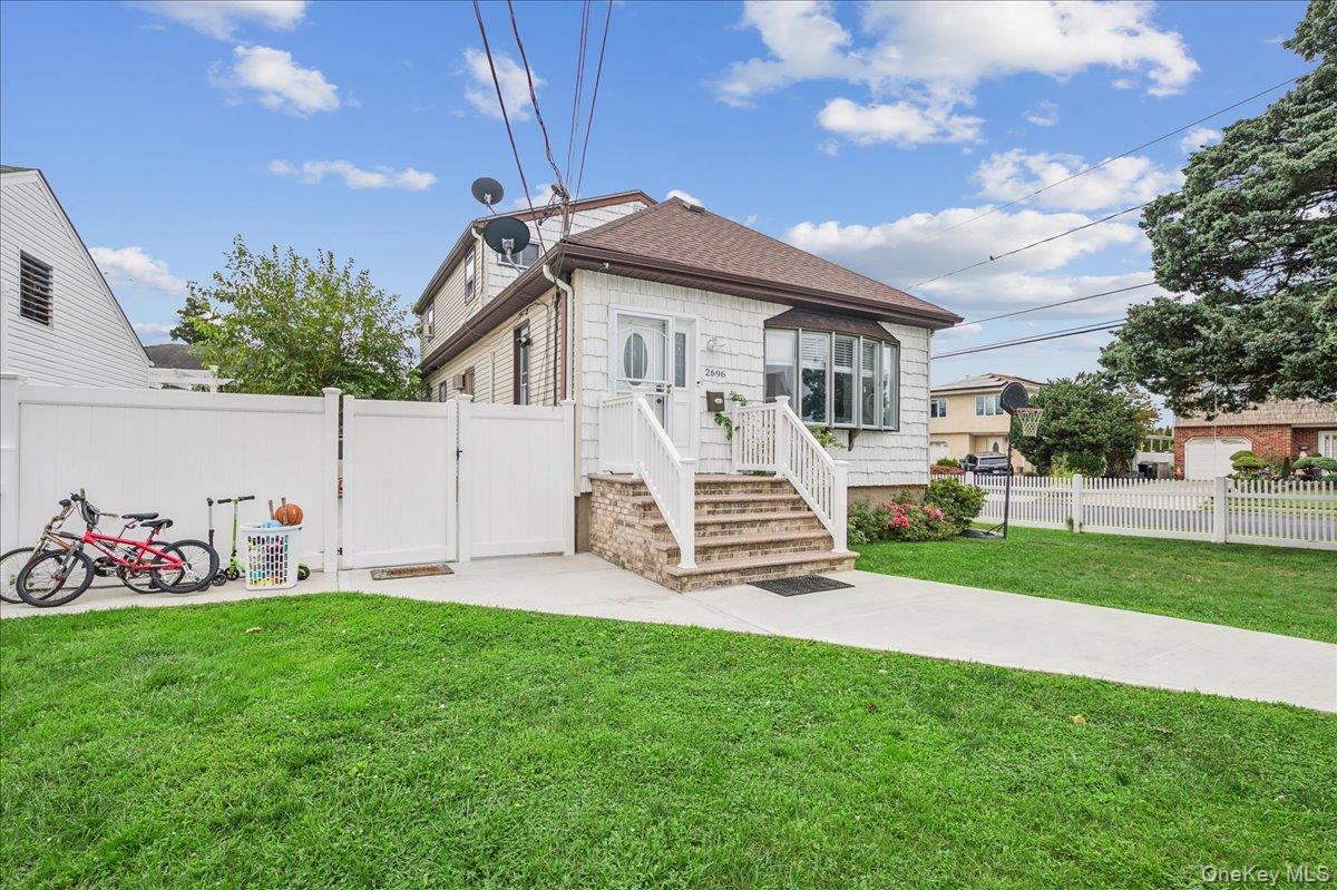 W Alder Rd, Bellmore, NY 11710