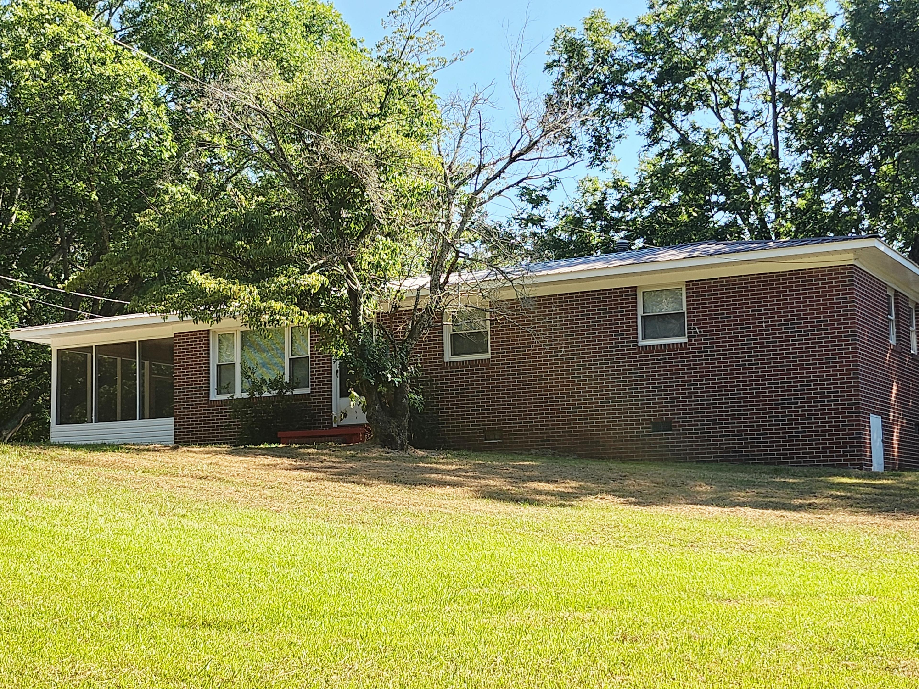 Holcombe St, Westminster, SC 29693
