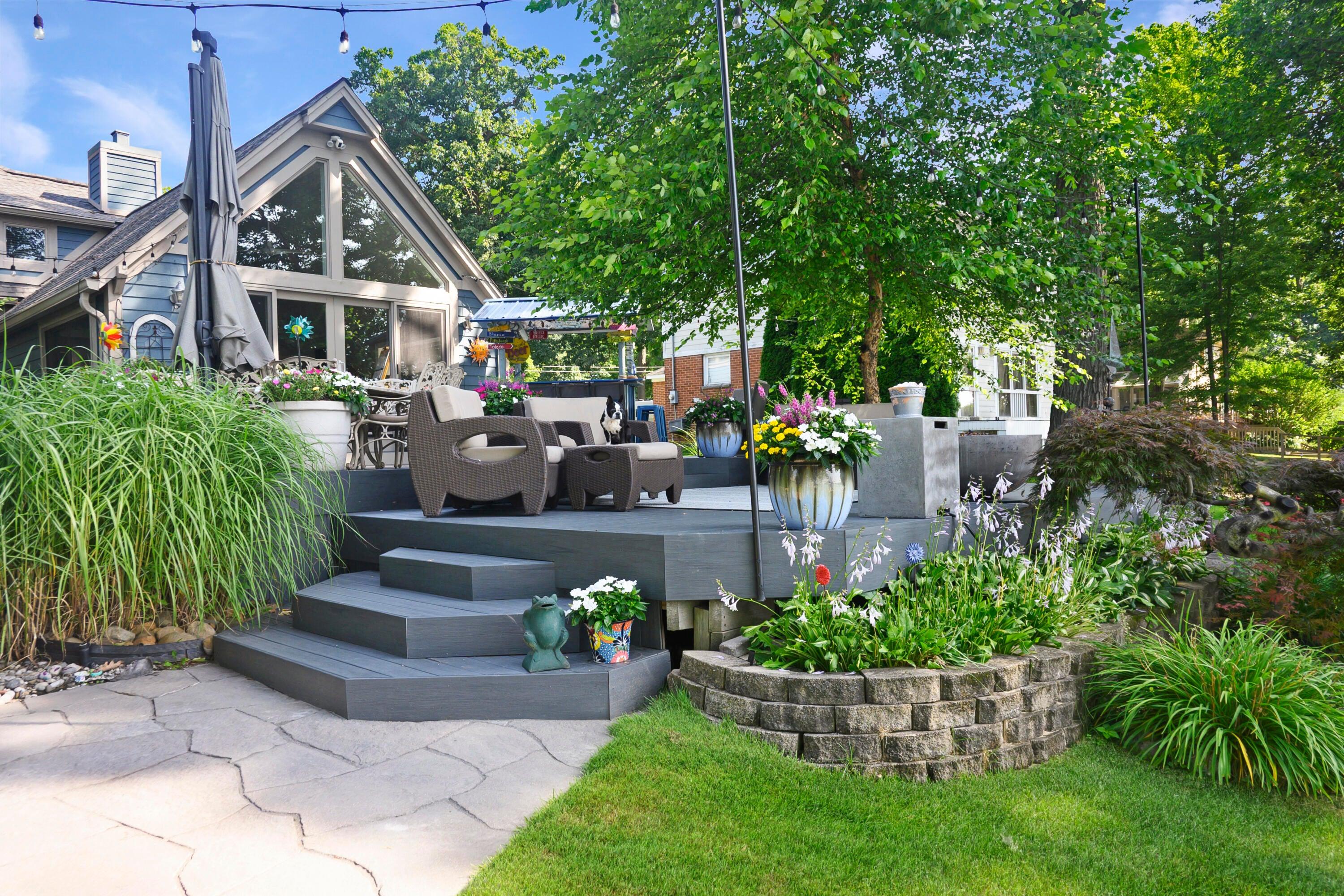 Lakewood Dr, Waterford, MI 48329