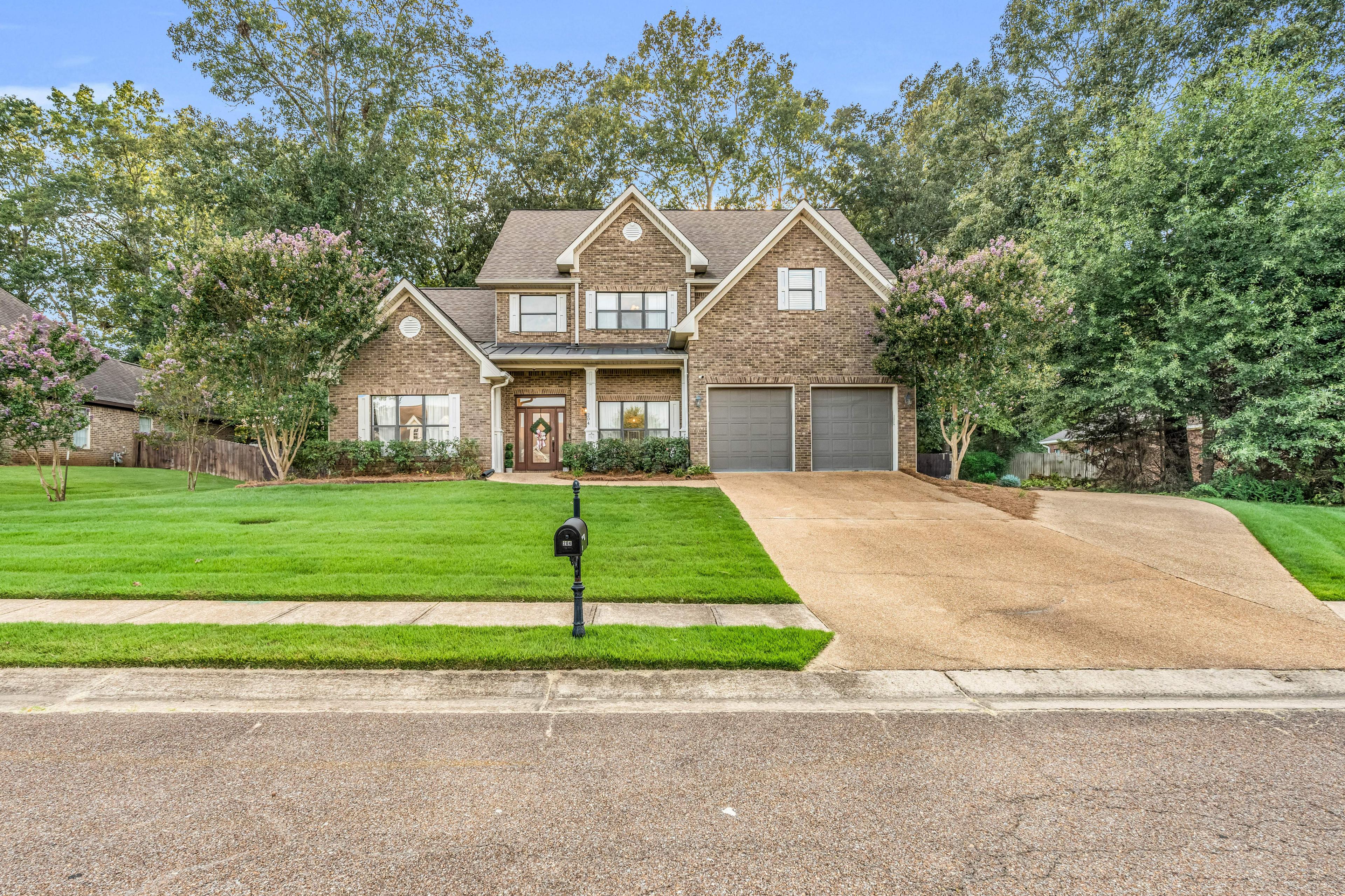 Oakmont Rd, Starkville, MS 39759