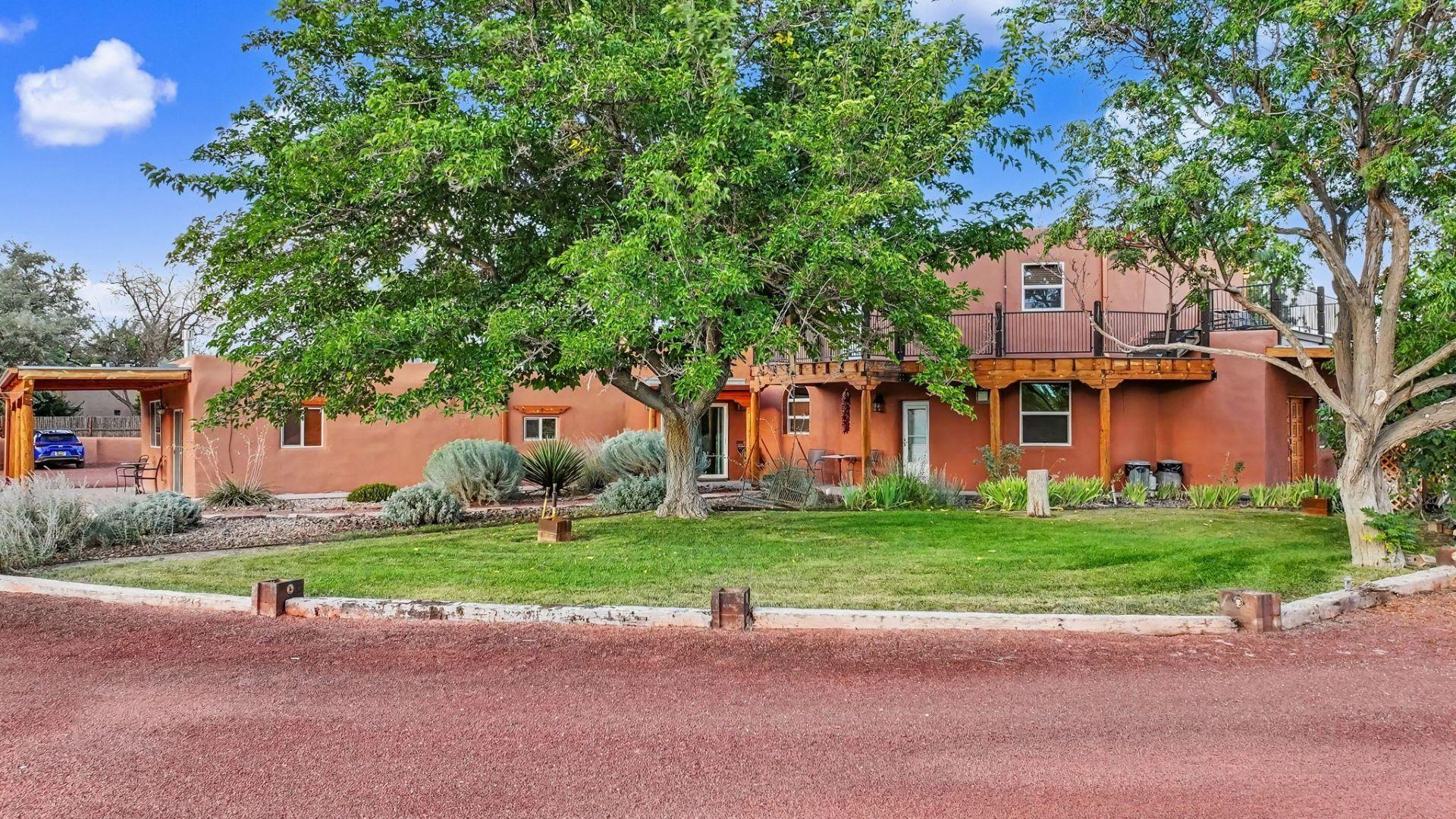 Calle Vista Grande, Bernalillo, NM 87004