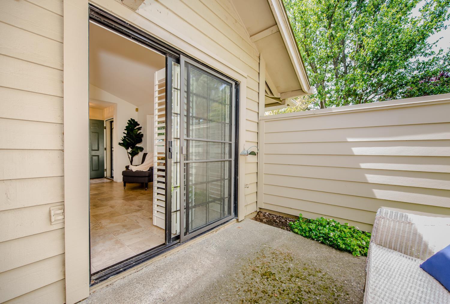 W Cross St, Woodland, CA 95695