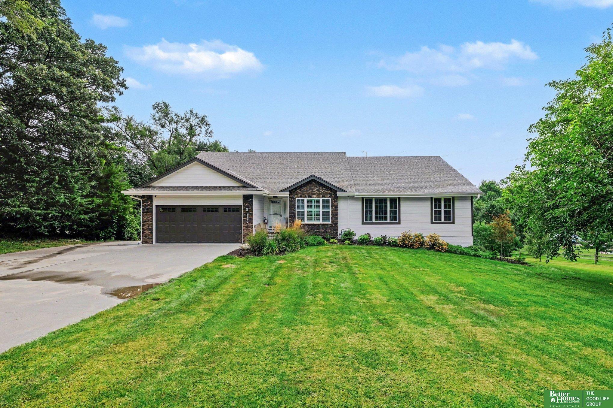 S 25th St, Bellevue, NE 68147