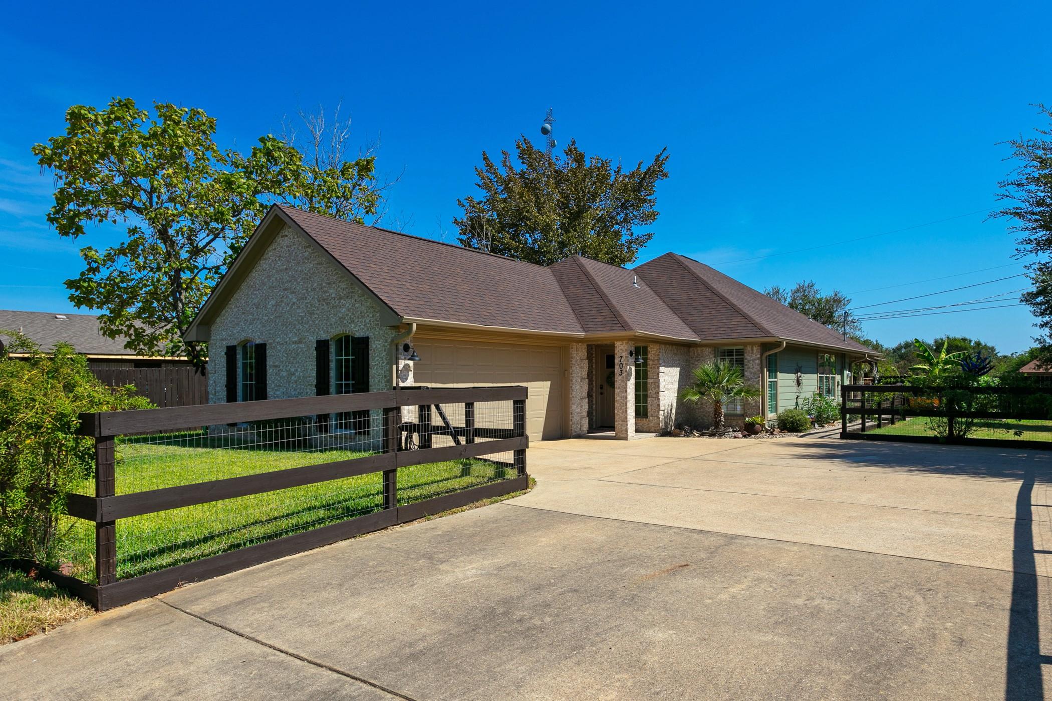 Meadow Brook Dr, Caldwell, TX 77836
