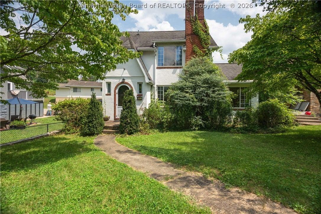Oakmont Rd, Charleston, WV 25314