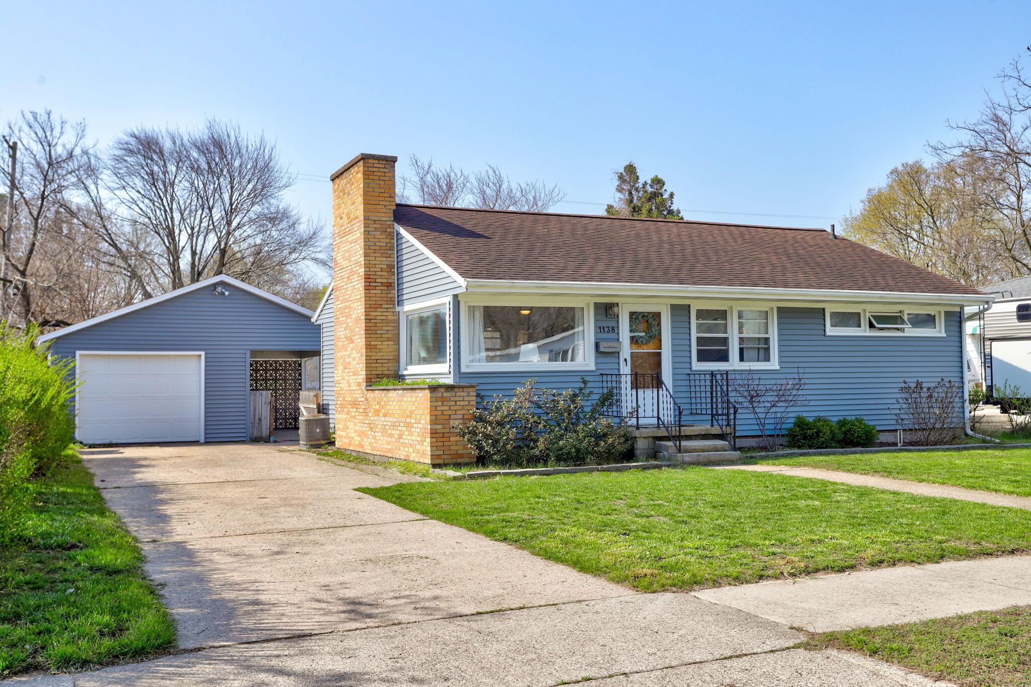 Park Ave, Grand Haven, MI 49417