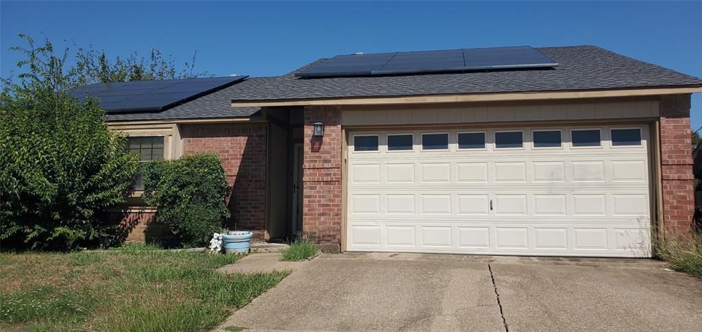 W Embercrest Dr, Arlington, TX 76017