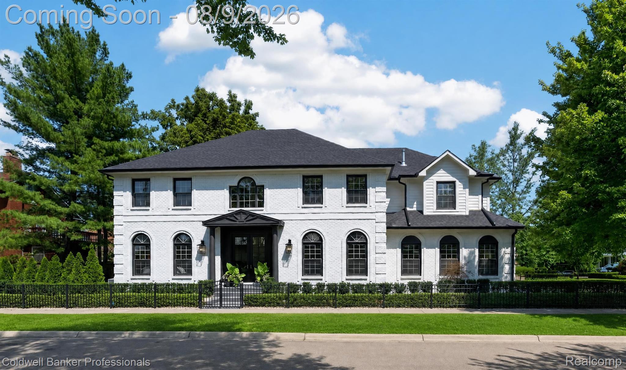 S Bates St, Birmingham, MI 48009